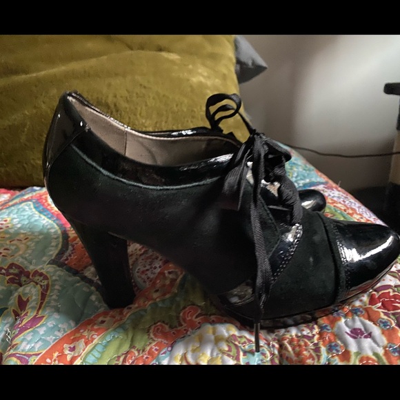 Dana Buchman shoes (size 6) - Picture 4 of 6